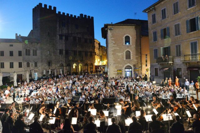 la-piazza-ESAURITA