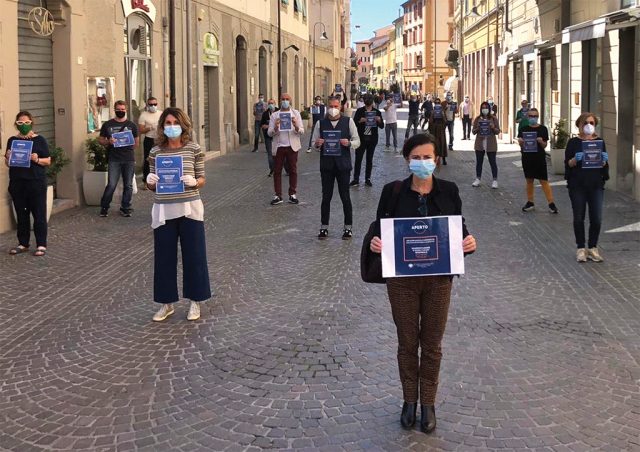 Mobilitazione Confcommercio Grosseto 4 maggio 2020 #riapriamoilcommercio