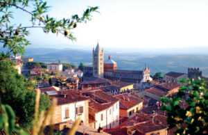 Massa Marittima, tra storia millenaria, eredità mineraria e rinascita turistica